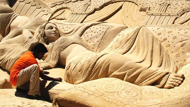 Awesome sand sculptures