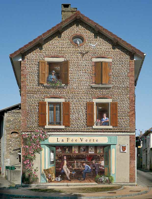 "Live" facades by a French artist