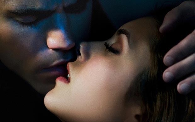 In-love couple kiss: Twilight