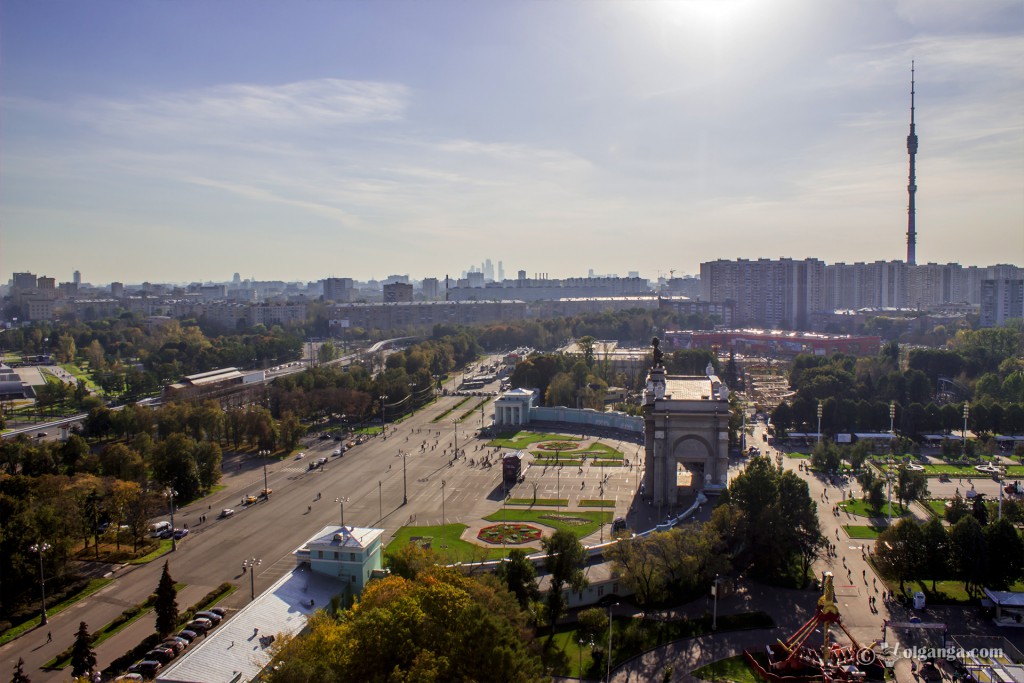 View of Central Entrance Gate to VDNKh from the Ferris wheel