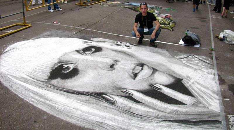 Chalk portrait by Rustam Valeev, Russian street artist