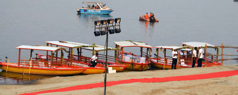E-boats anchored in the river Ganga