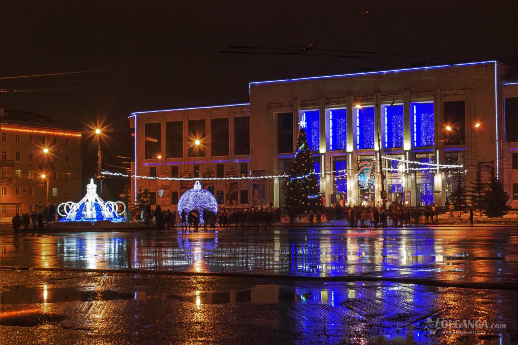 View of Yubileynaya Square on New Year night 2017