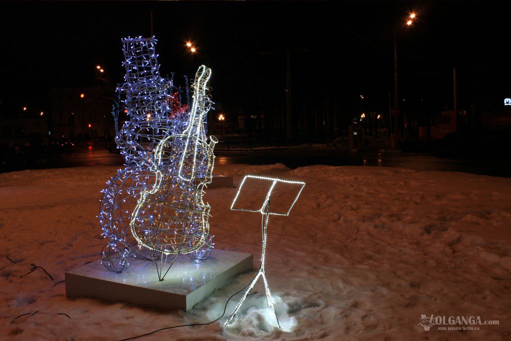 Snowman musician on red Squar in Yaroslavl, New Year 2017