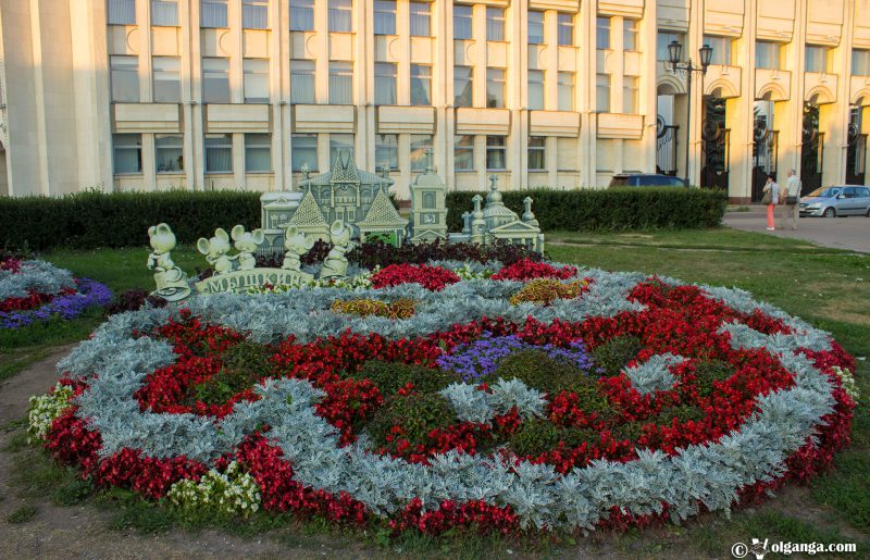 Flowerbed designed by Myshkin town, Yaroslavl – 2016